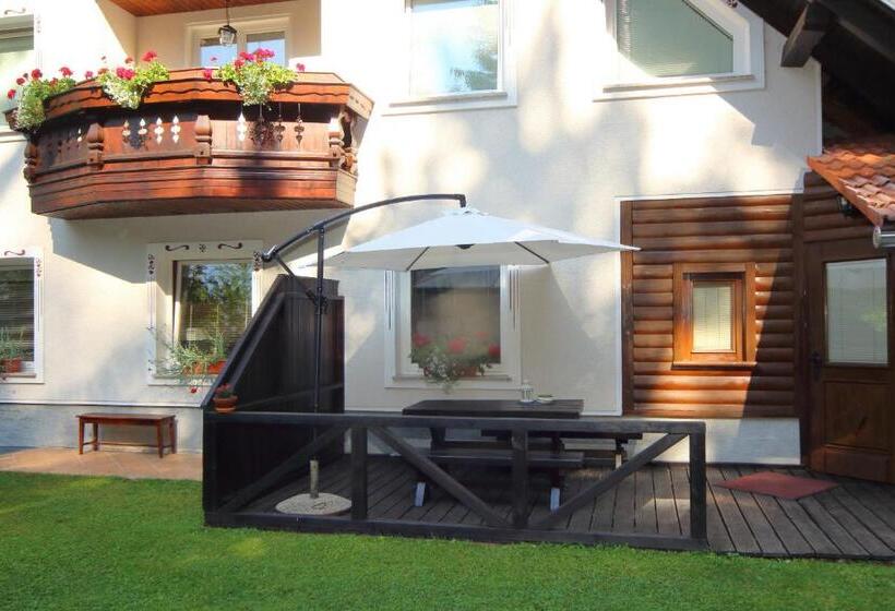Family flat with terrace, Vila Edelweiss Rooms&app Kranjska Gora