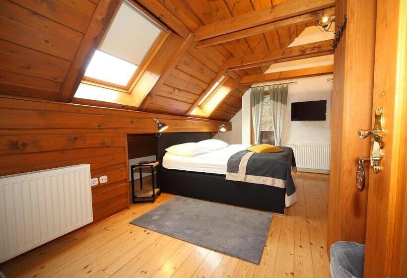 اتاق لوکس با بالکن, Vila Edelweiss Rooms&app Kranjska Gora