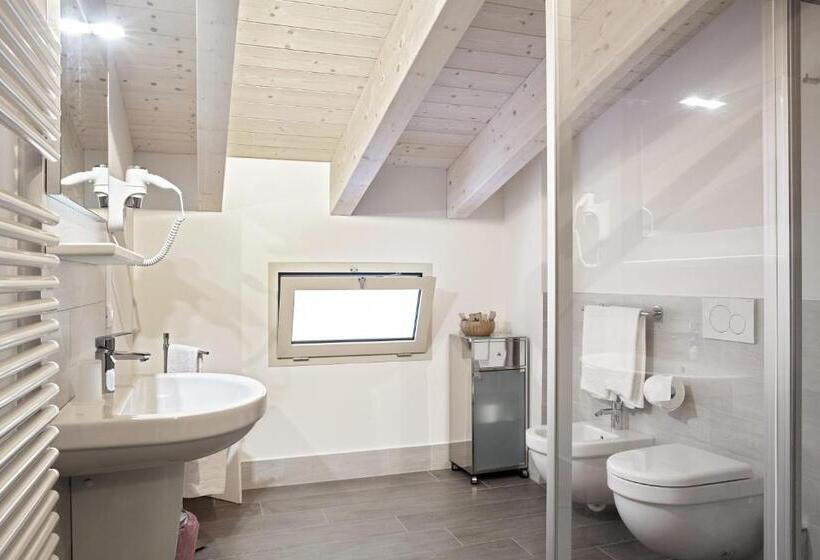 اتاق سوپریور با بالکن, B&b Agora