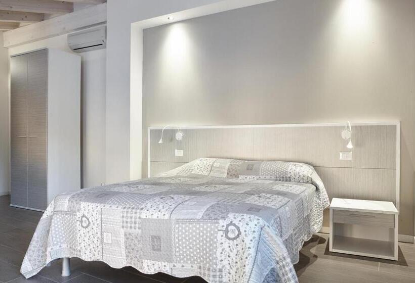 اتاق سوپریور با بالکن, B&b Agora