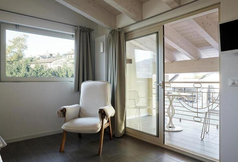 اتاق سوپریور با بالکن, B&b Agora