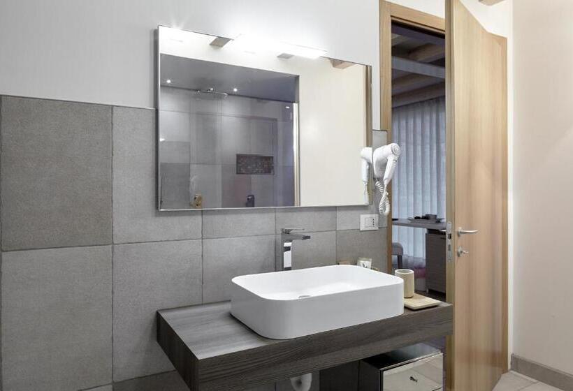 اتاق سوپریور چهار تخته, B&b Agora