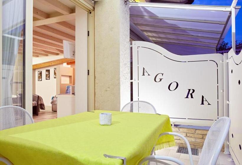 اتاق سوپریور چهار تخته, B&b Agora