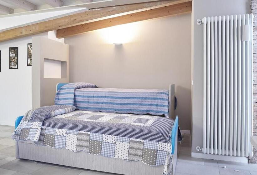 اتاق سوپریور چهار تخته, B&b Agora