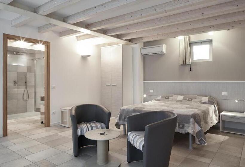 اتاق سوپریور چهار تخته, B&b Agora