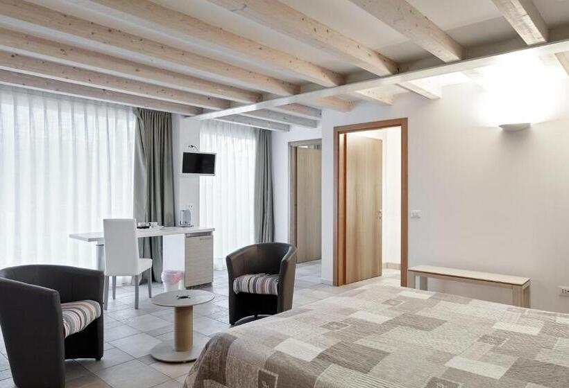 اتاق سوپریور چهار تخته, B&b Agora