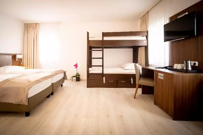 سوییت جونیور, Anor Hotel & Conference Center Frankfurt Airport