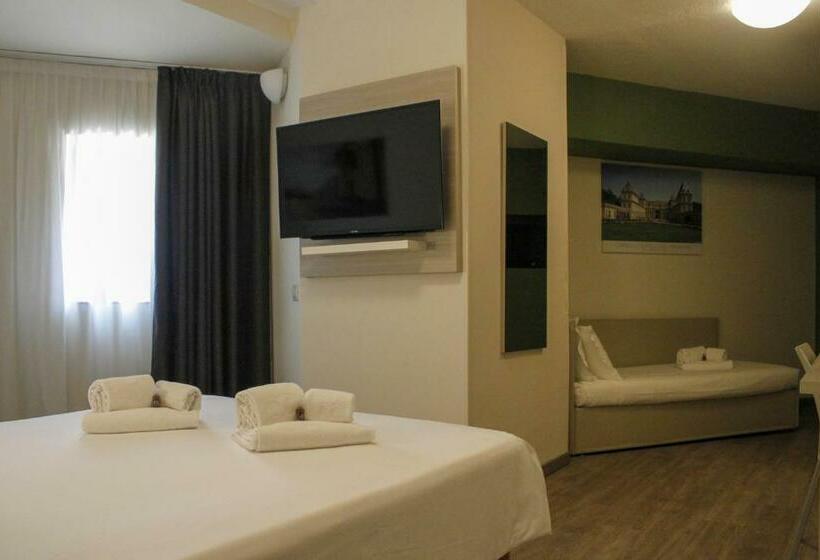 غرفة قياسية ثلاثية, Best Quality Hotel Politecnico