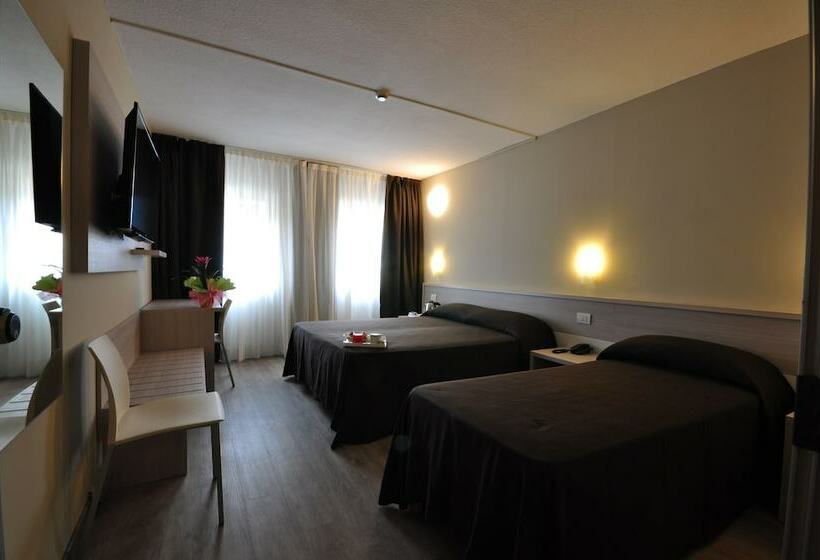 标准三人间, Best Quality Hotel Politecnico