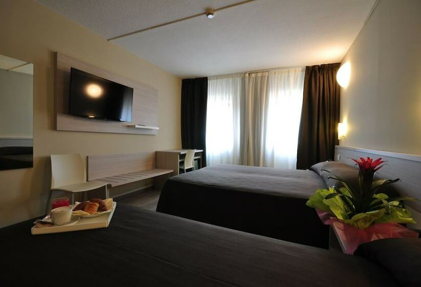 غرفة قياسية ثلاثية, Best Quality Hotel Politecnico