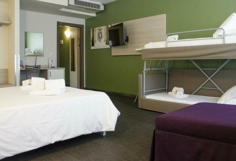 四人标准间, Best Quality Hotel Politecnico