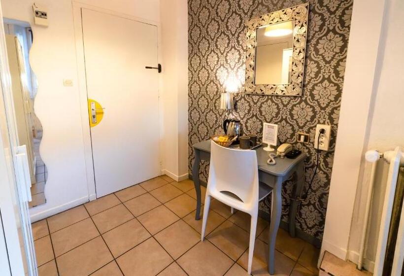 スタンダードトリプルルーム, Furania