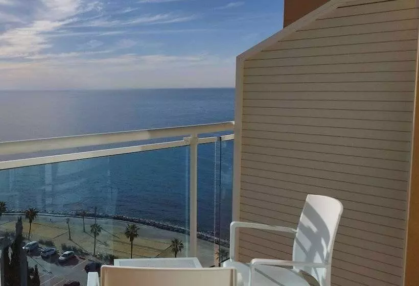 اتاق اساندارد با چشم‌انداز جانبی به دریا, Best Benalmadena