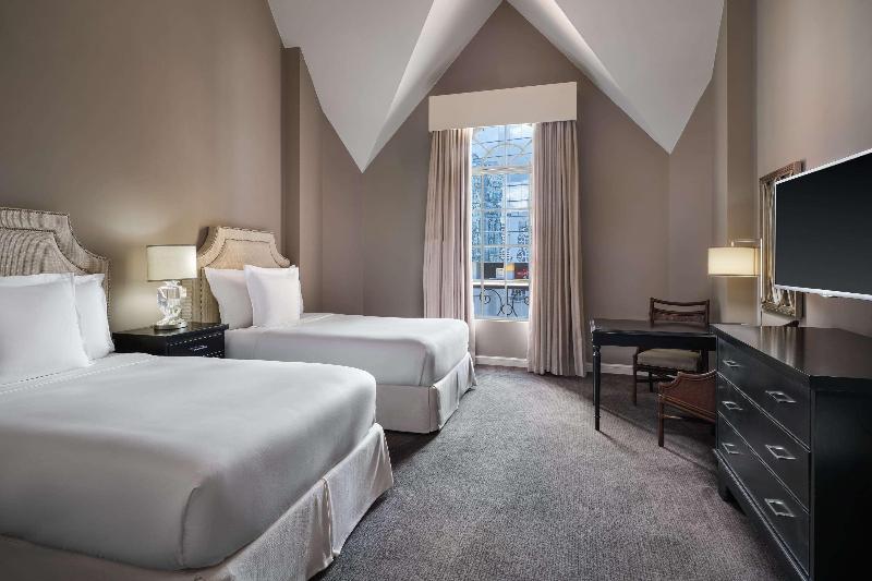 غرفة ديلوكس, Bristol Panama, A Registry Collection