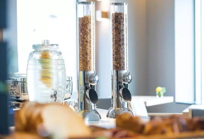 اتاق سوپریور با تخت بزرگ, Cerulean Tower Tokyu Hotel, A Pan Pacific Partner