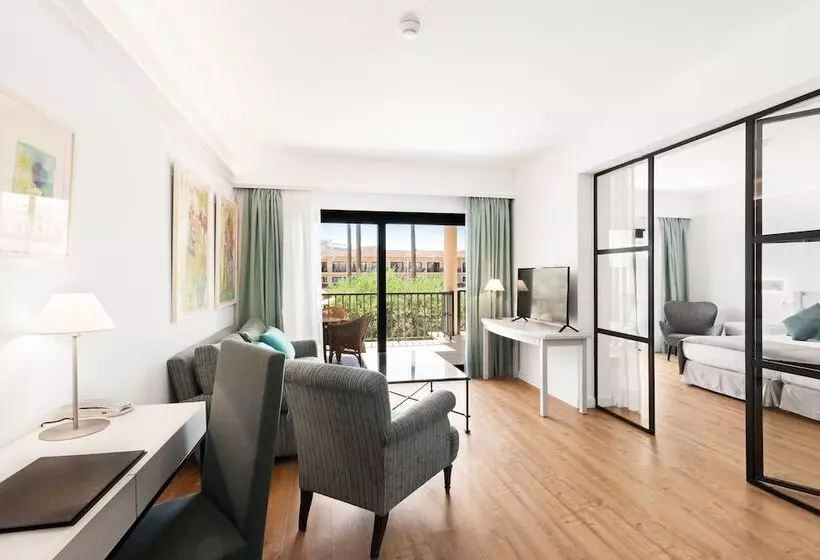 سوییت با چشم‌انداز استخر, Cm Mallorca Palace  Only Adults