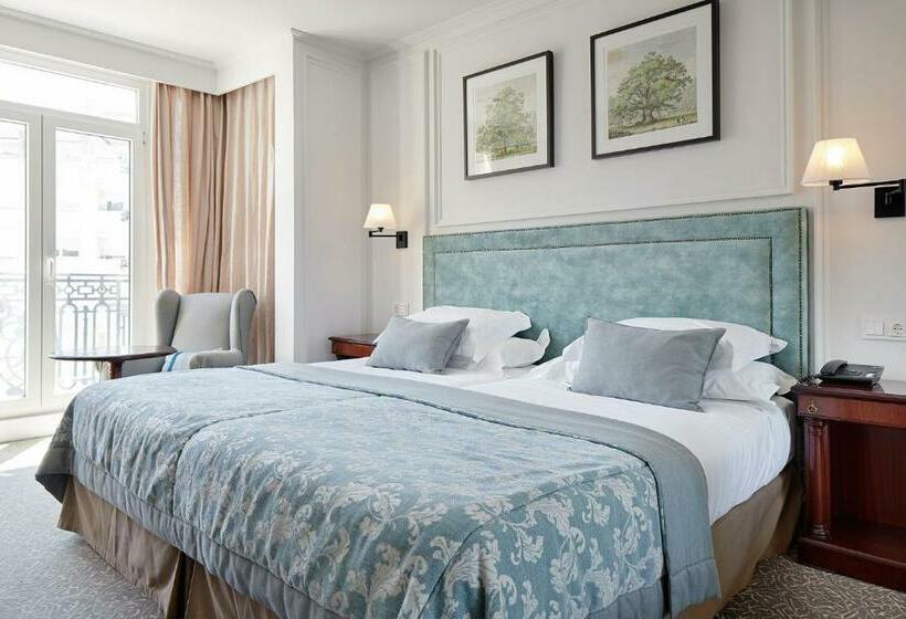 חדר קלאסי עם נוף עירוני, De Londres Y De Inglaterra