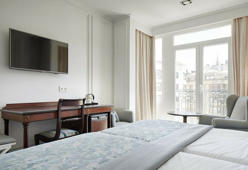 חדר קלאסי עם נוף עירוני, De Londres Y De Inglaterra