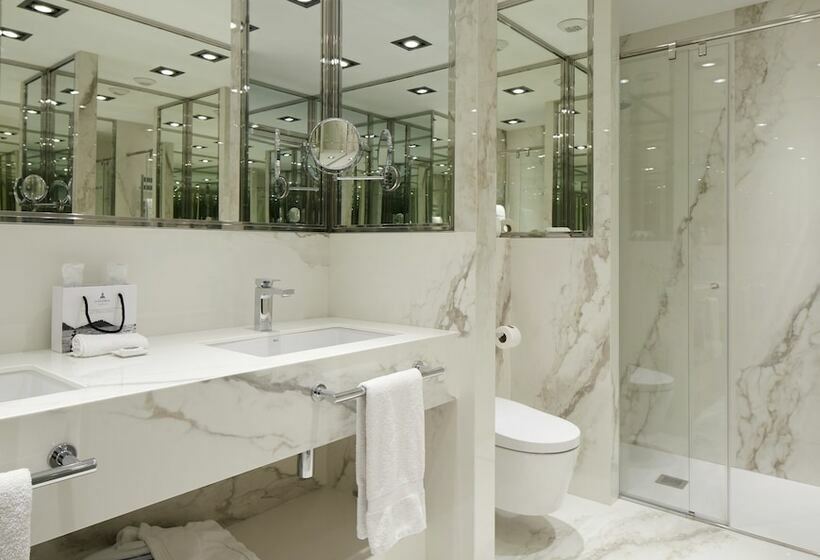 חדר קלאסי עם נוף עירוני, De Londres Y De Inglaterra