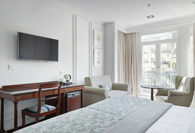 חדר קלאסי עם נוף עירוני, De Londres Y De Inglaterra