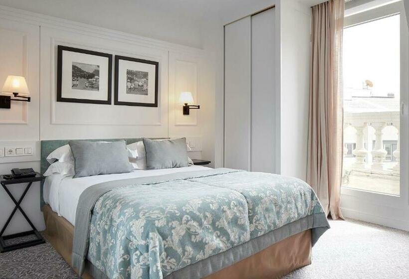 חדר בסיסי, De Londres Y De Inglaterra