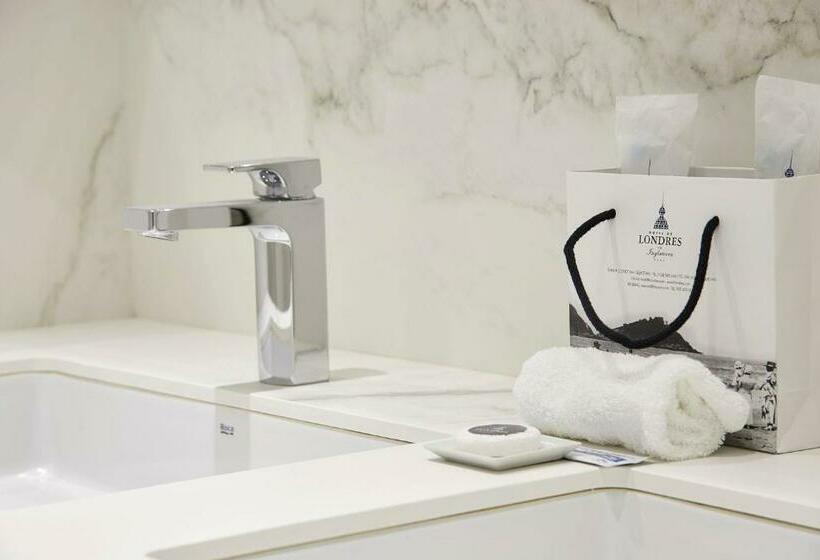 חדר בסיסי, De Londres Y De Inglaterra