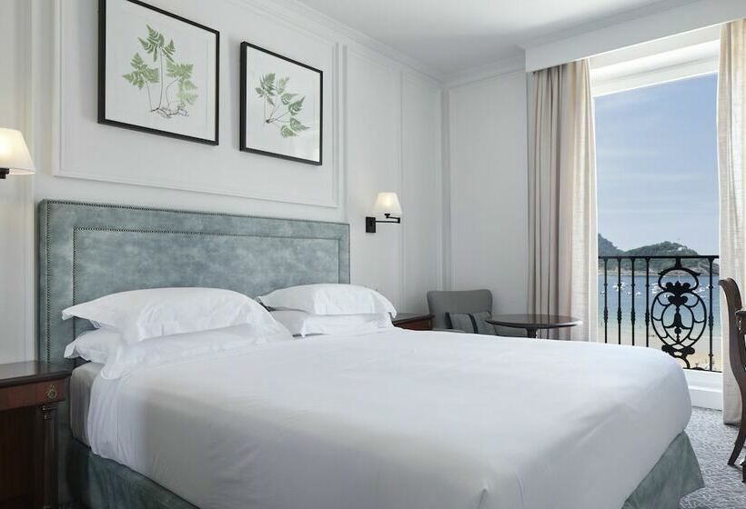 חדר בסיסי, De Londres Y De Inglaterra