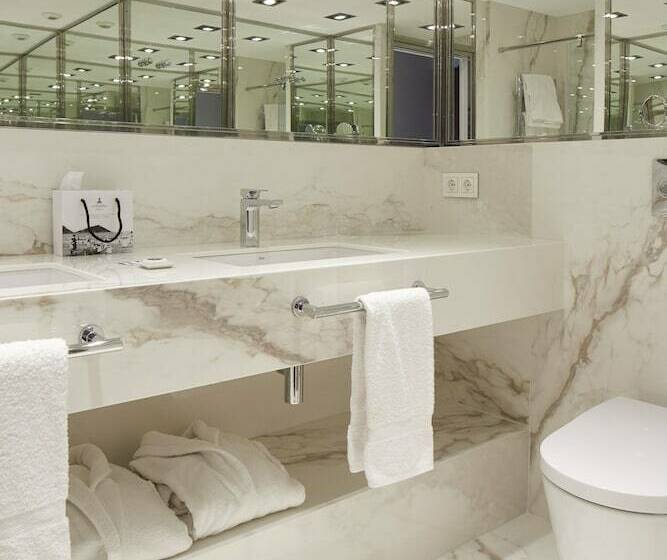 חדר בסיסי, De Londres Y De Inglaterra