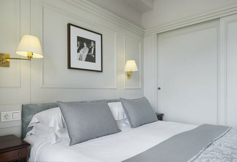 חדר בסיסי, De Londres Y De Inglaterra