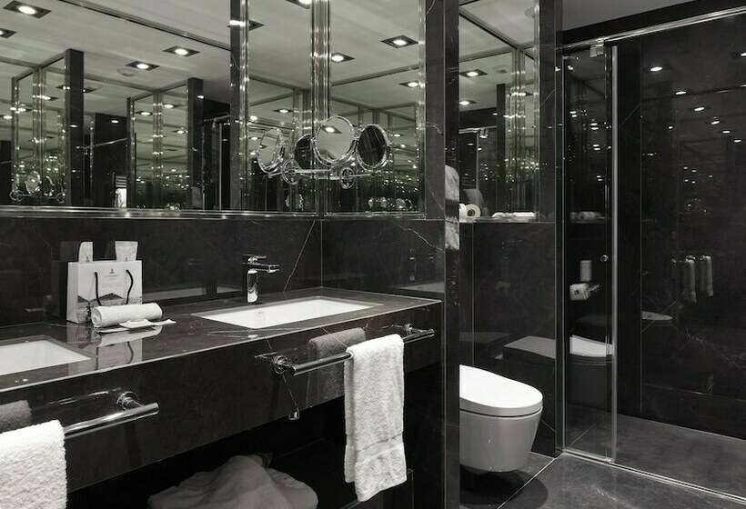 חדר בסיסי, De Londres Y De Inglaterra