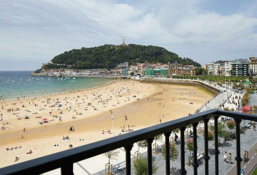 סוויטת ג'וניור נוף לים, De Londres Y De Inglaterra