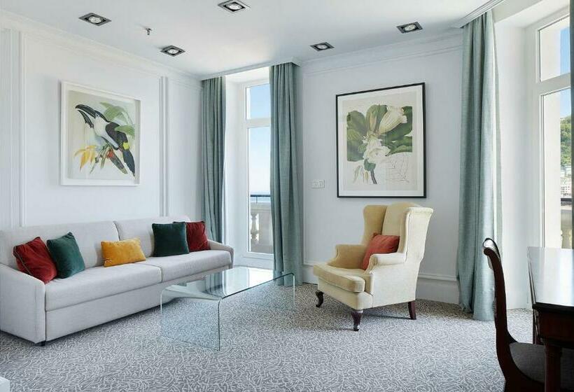 סוויטת ג'וניור נוף לים, De Londres Y De Inglaterra