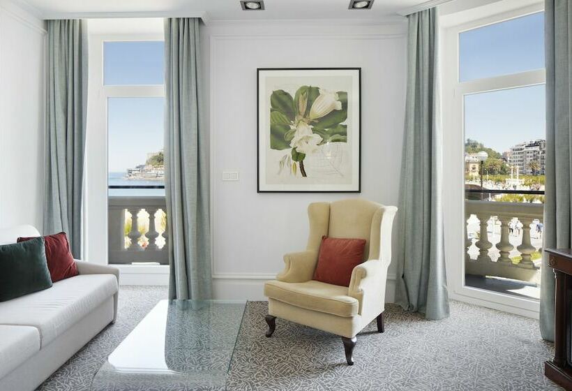 סוויטת ג'וניור נוף לים, De Londres Y De Inglaterra