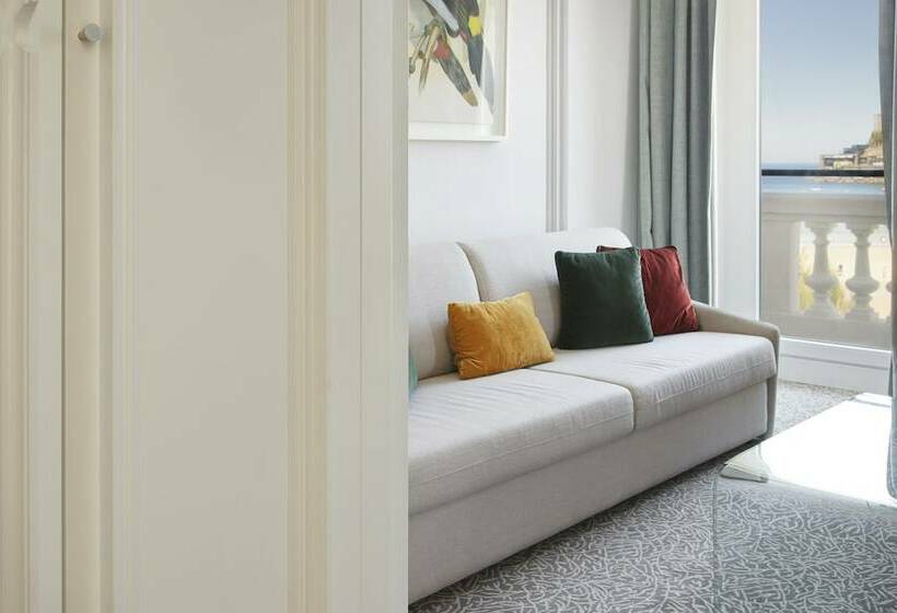 סוויטת ג'וניור נוף לים, De Londres Y De Inglaterra