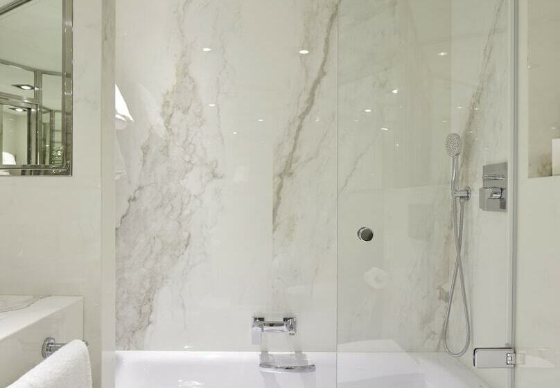 סוויטת ג'וניור נוף לים, De Londres Y De Inglaterra