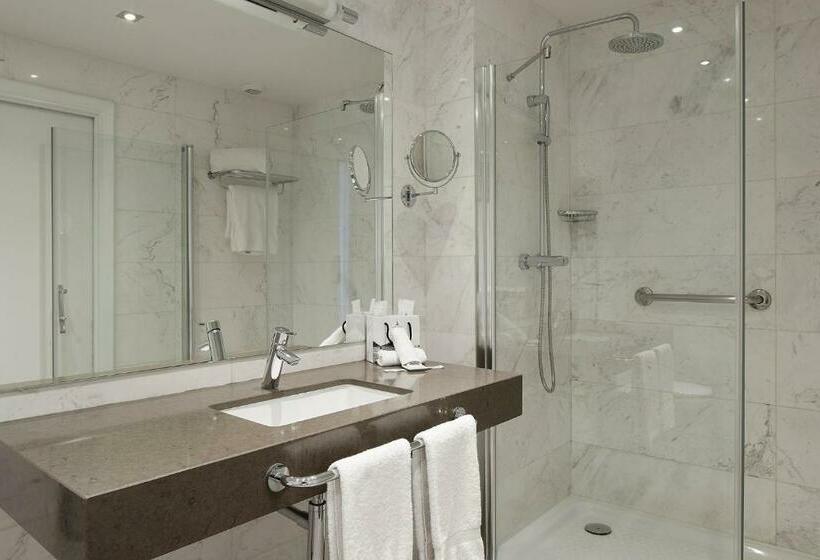 חדר פנטהאוז, De Londres Y De Inglaterra