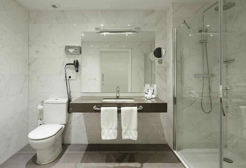 חדר פנטהאוז, De Londres Y De Inglaterra