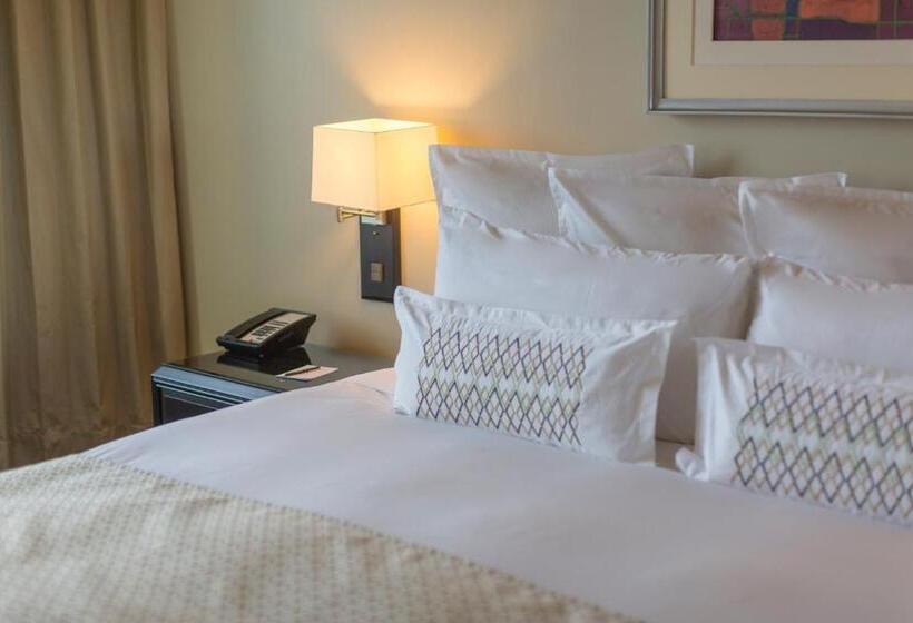 이그제큐티브 룸, Delfines Hotel & Convention Center