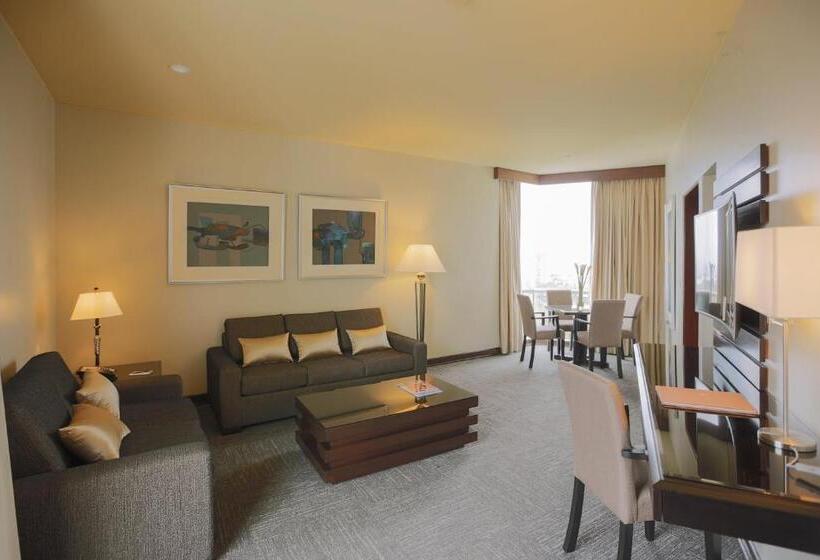 シニアスイート, Delfines Hotel & Convention Center