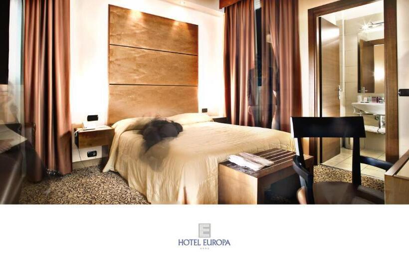 اتاق استاندارد سه نفره, Europa