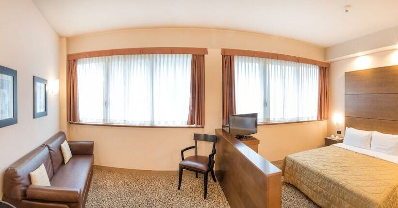 اتاق استاندارد سه نفره, Europa