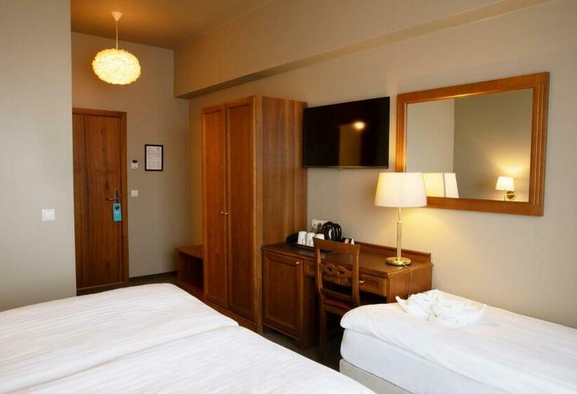 اتاق استاندارد سه نفره, Fosshotel Stykkisholmur