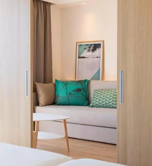 سوئیت با بالکن, Js Portocolom Suites