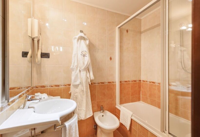 اتاق کلاسیک, Montecarlo