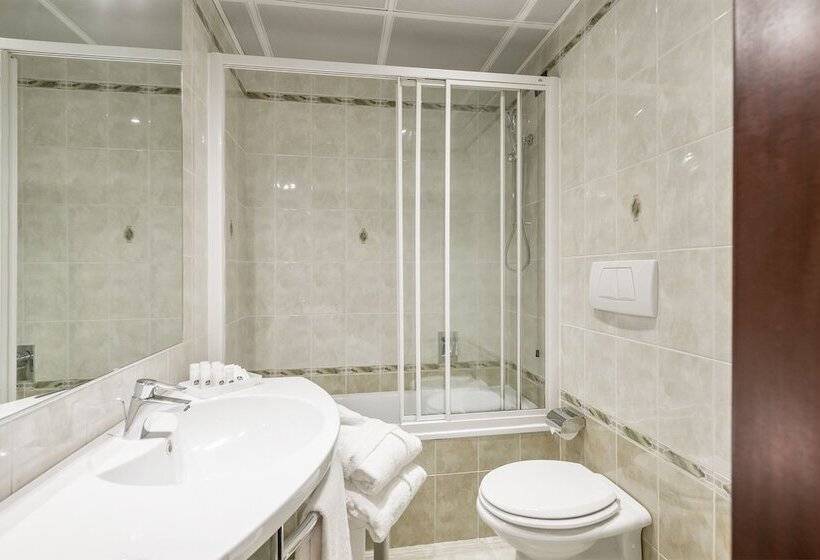 اتاق کلاسیک سه تخته, Montecarlo