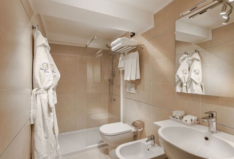 اتاق سوپریور, Montecarlo