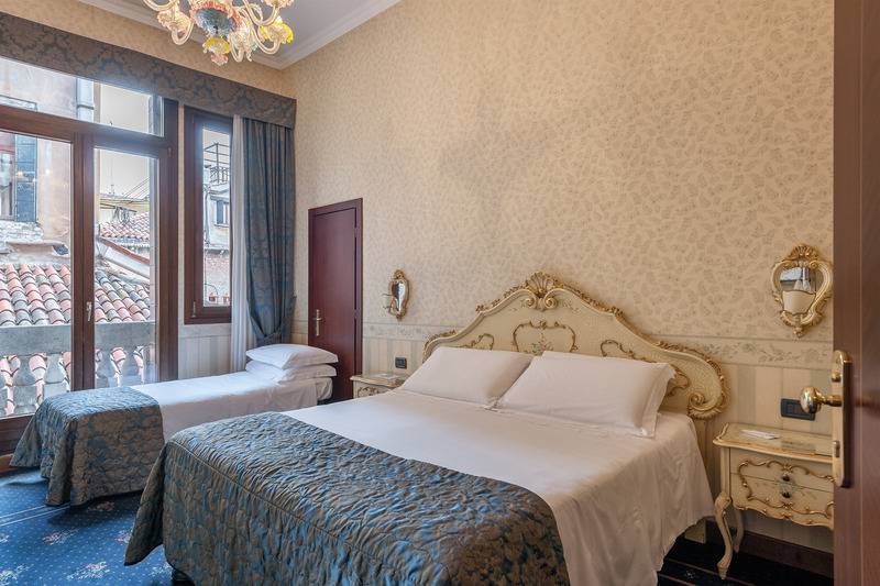 اتاق کلاسیک سه تخته, Montecarlo