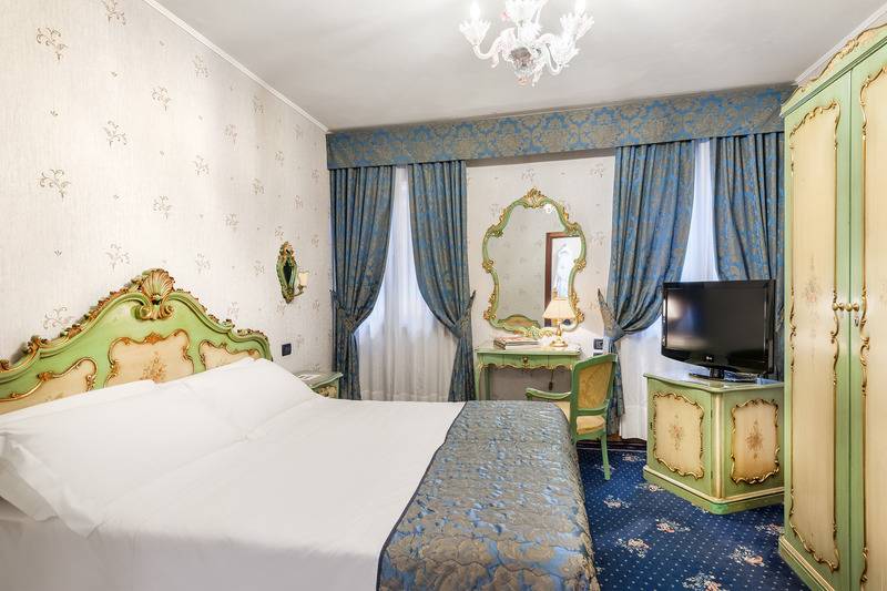 اتاق کلاسیک, Montecarlo