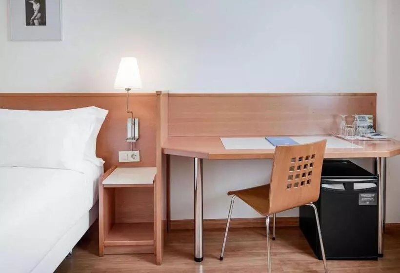 اتاق استاندارد, Exe Pozuelo