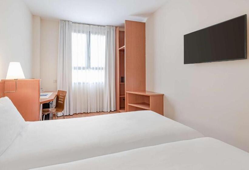 اتاق استاندارد, Exe Pozuelo